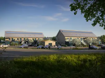 visionsbild över de nya husen på Kullgårdslängan i Lerum, två låga bostadshus i två plan med solceller på taket